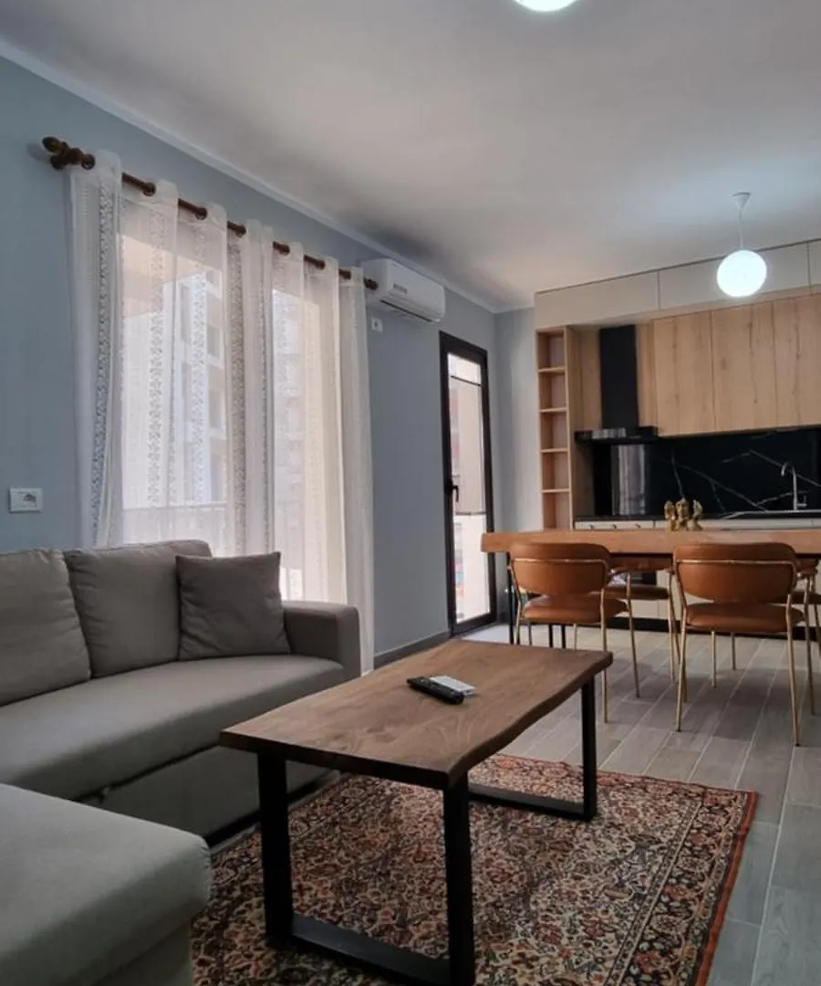Mine Peza Lux Apartment Tirana