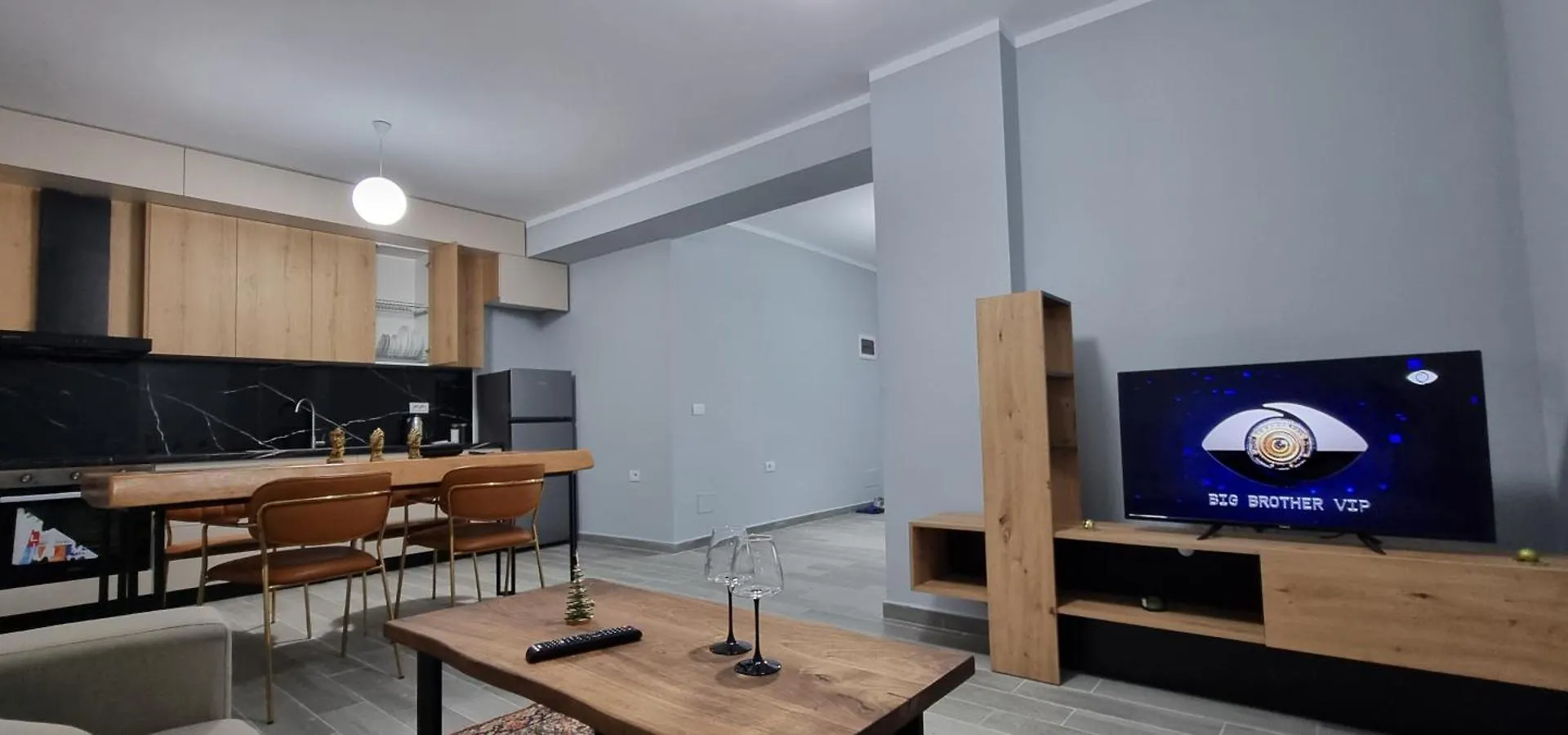 Mine Peza Lux Apartment Tirana Albania